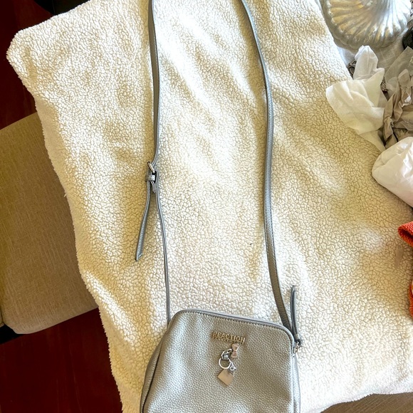 Kenneth Cole bag - Picture 7 of 11